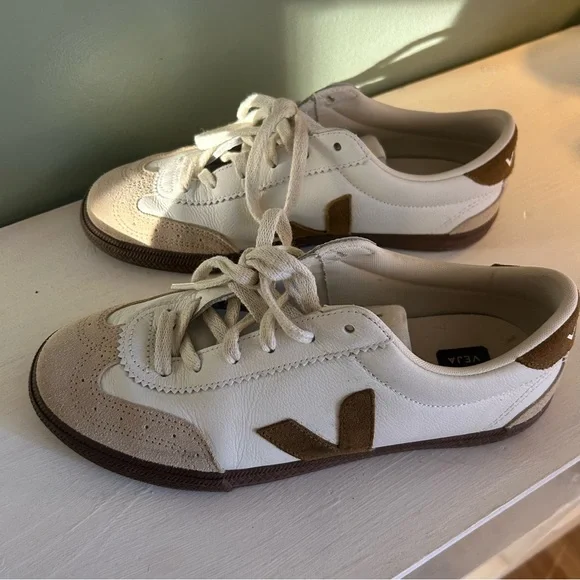 Veja Volley Sneakers Size 8 Cream and Tan Sneakers - Picture 4 of 8